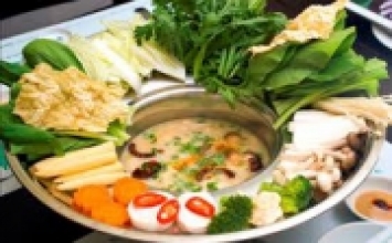 Lẩu nấm chua cay